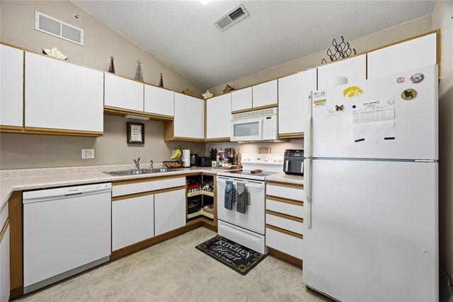 2853 Coral Court 304, Coralville, IA 52241