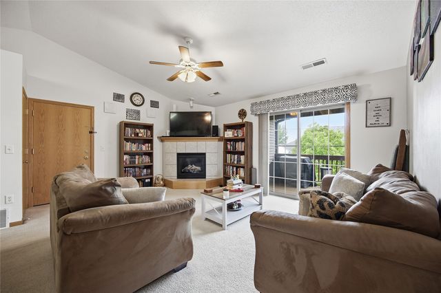 2853 Coral Court 304, Coralville, IA 52241