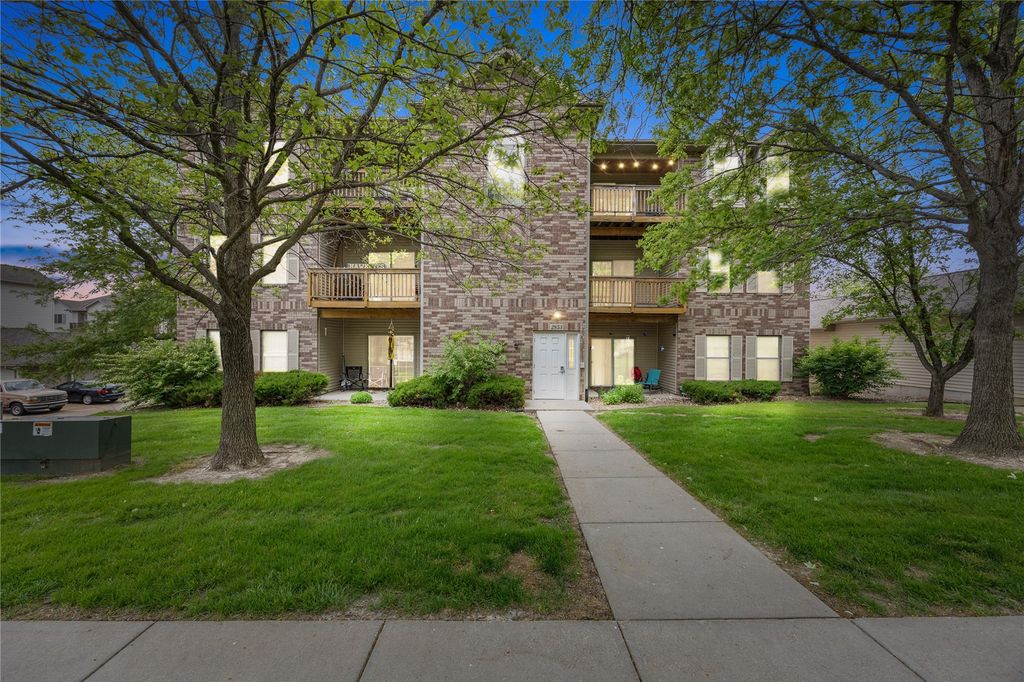 2853 Coral Court 304, Coralville, IA 52241