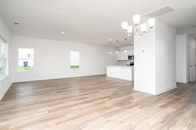 211 Hillview Ave, Shelbyville, TN 37160