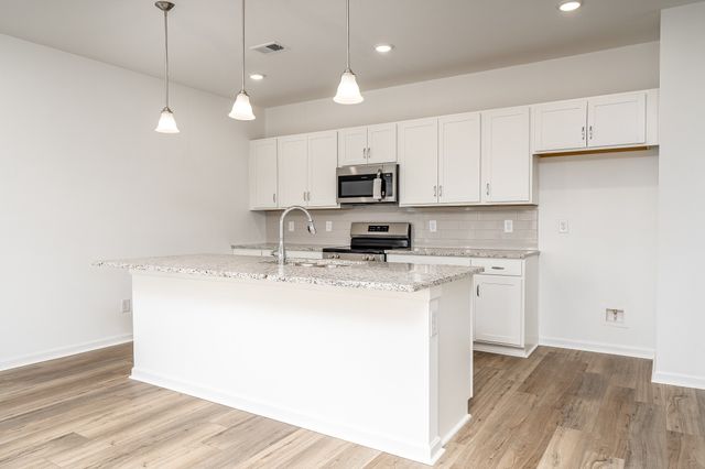 211 Hillview Ave, Shelbyville, TN 37160