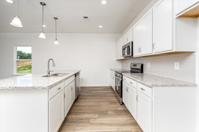 211 Hillview Ave, Shelbyville, TN 37160