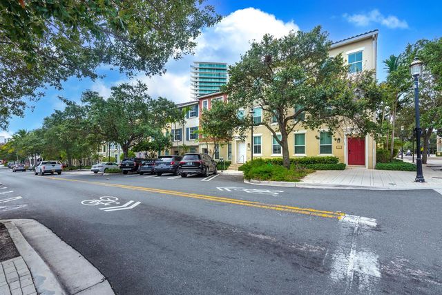 636 FERN Street, West Palm Beach, FL 33401
