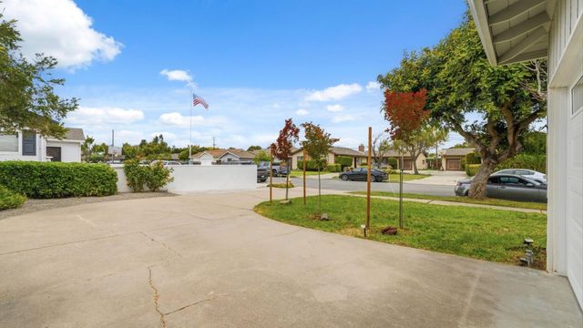 739 Bellarmine Drive, Salinas, CA 93901