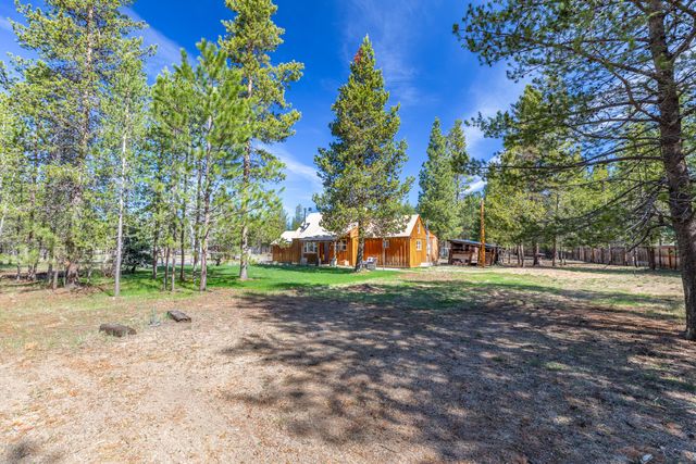 8965 Split Rail Road, La Pine, OR 97739