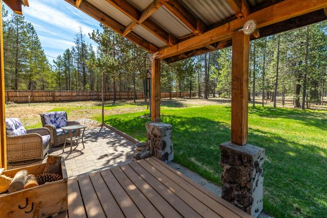 8965 Split Rail Road, La Pine, OR 97739