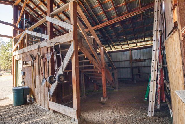8965 Split Rail Road, La Pine, OR 97739