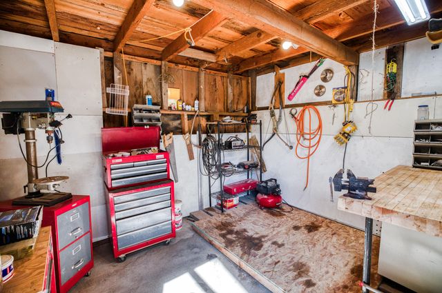 8965 Split Rail Road, La Pine, OR 97739