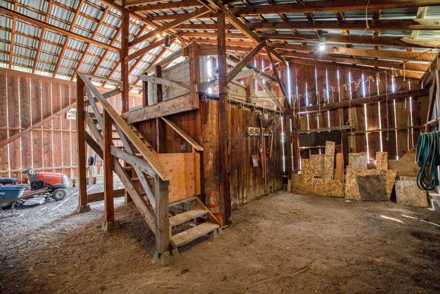 8965 Split Rail Road, La Pine, OR 97739