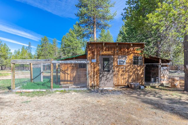 8965 Split Rail Road, La Pine, OR 97739
