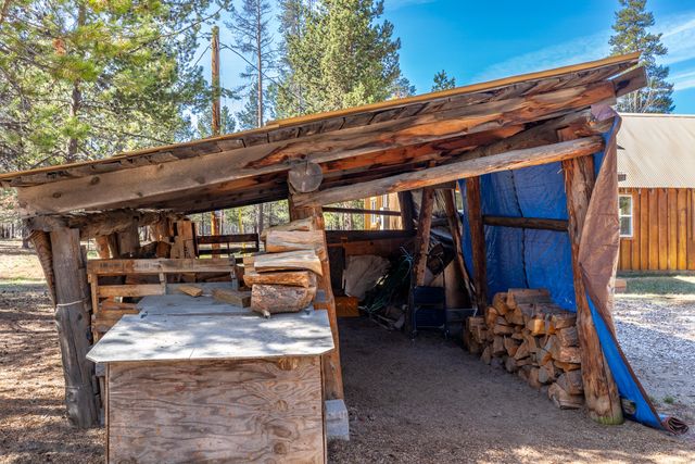 8965 Split Rail Road, La Pine, OR 97739