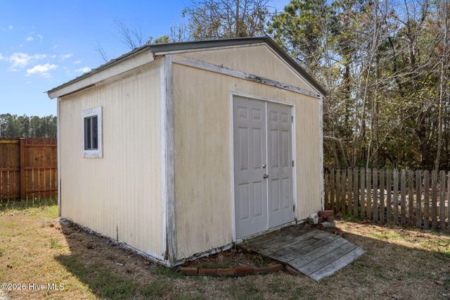 149 Harvest Moon Drive, Richlands, NC 28574