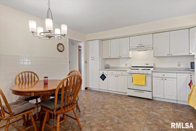 107 COLLIER Drive, Springfield, IL 62704