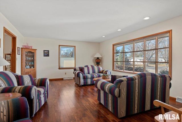 107 COLLIER Drive, Springfield, IL 62704