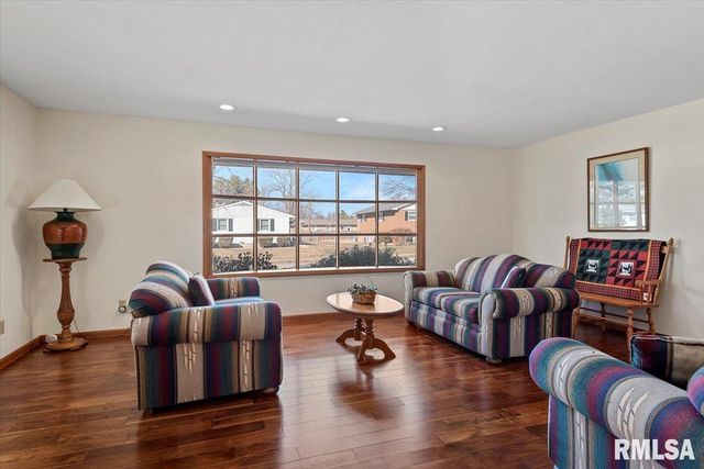 107 COLLIER Drive, Springfield, IL 62704