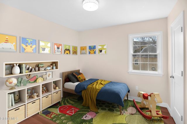 19 Carver Street, Halfmoon, NY 12118