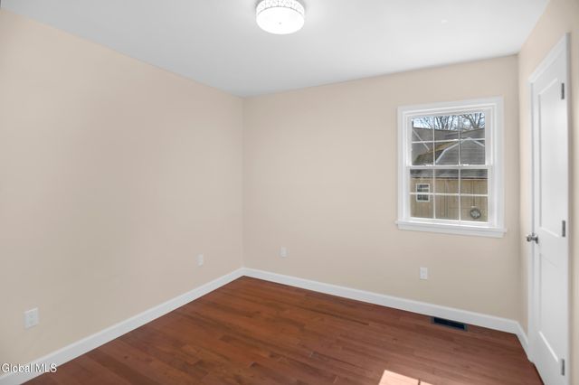 19 Carver Street, Halfmoon, NY 12118