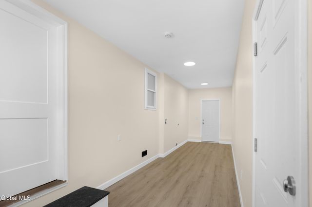 19 Carver Street, Halfmoon, NY 12118