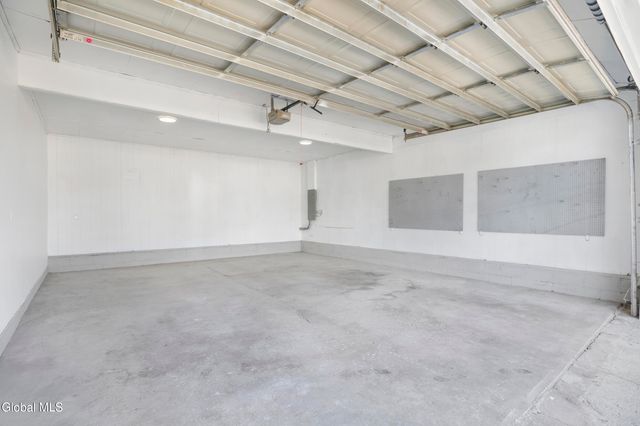 19 Carver Street, Halfmoon, NY 12118