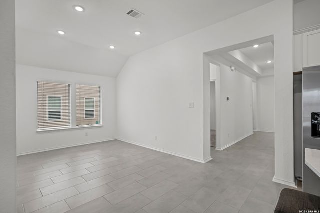 4964 Park Mnr, Marion, TX 78124