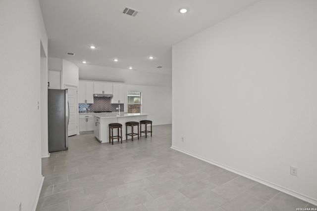 4964 Park Mnr, Marion, TX 78124