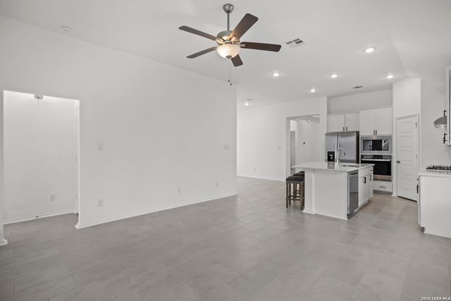 4964 Park Mnr, Marion, TX 78124