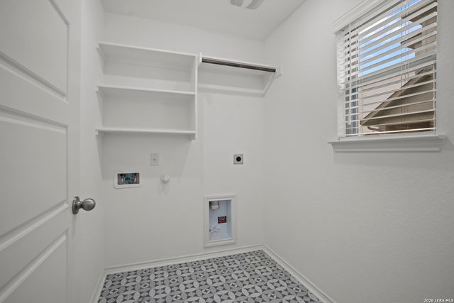 4964 Park Mnr, Marion, TX 78124