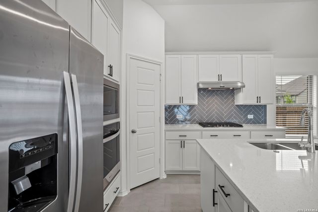 4964 Park Mnr, Marion, TX 78124