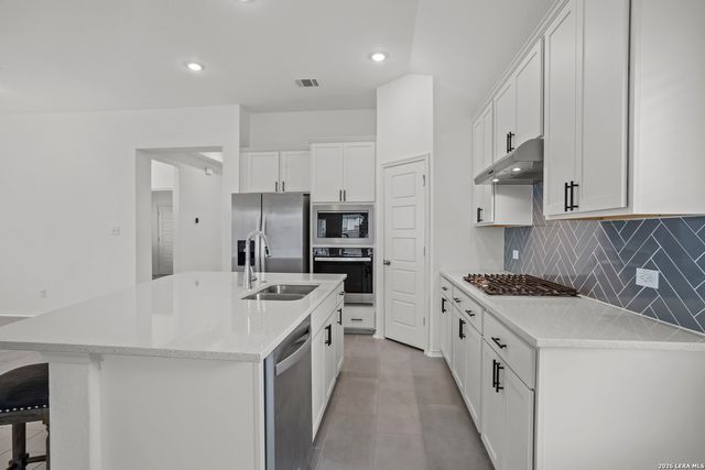 4964 Park Mnr, Marion, TX 78124