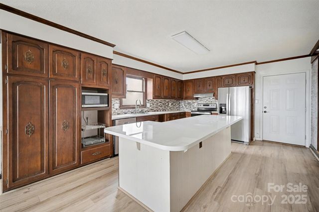 1035 Timber Lane Drive, Lincolnton, NC 28092