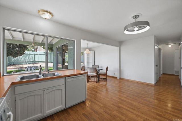 1712 Greentree Road, Encinitas, CA 92024