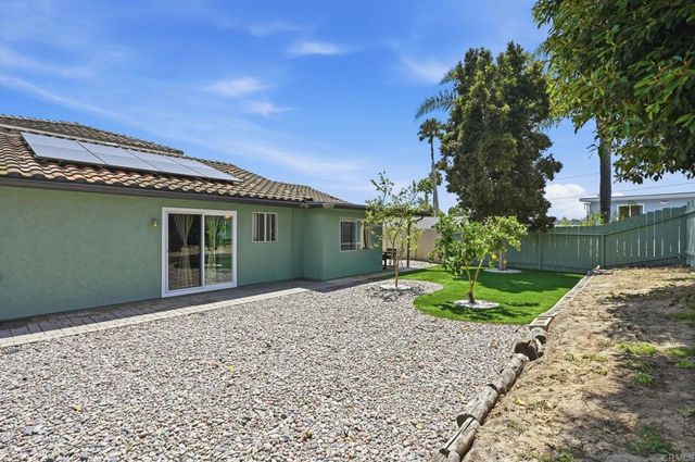 1712 Greentree Road, Encinitas, CA 92024