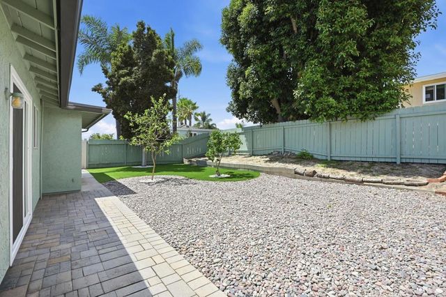1712 Greentree Road, Encinitas, CA 92024