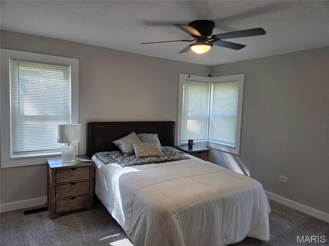 9915 North Road, Fairview Heights, IL 62208