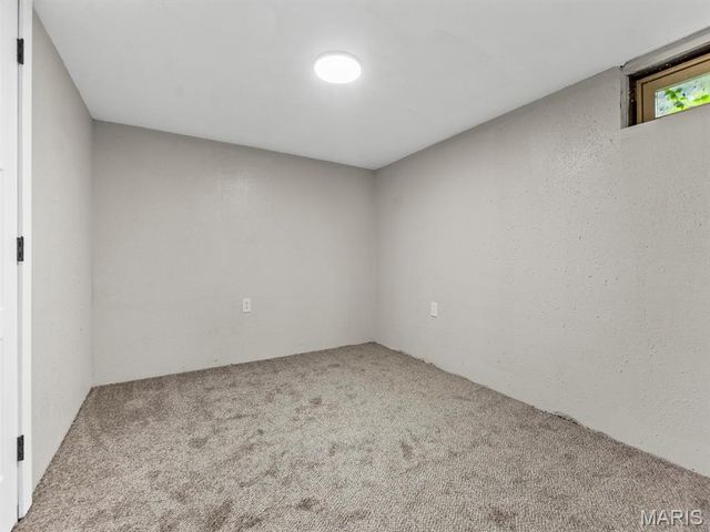 9915 North Road, Fairview Heights, IL 62208