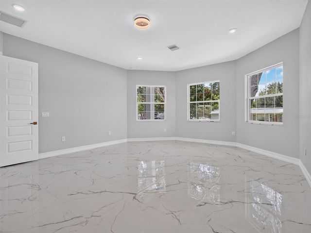2302 ALLEN DRIVE, Plant City, FL 33563