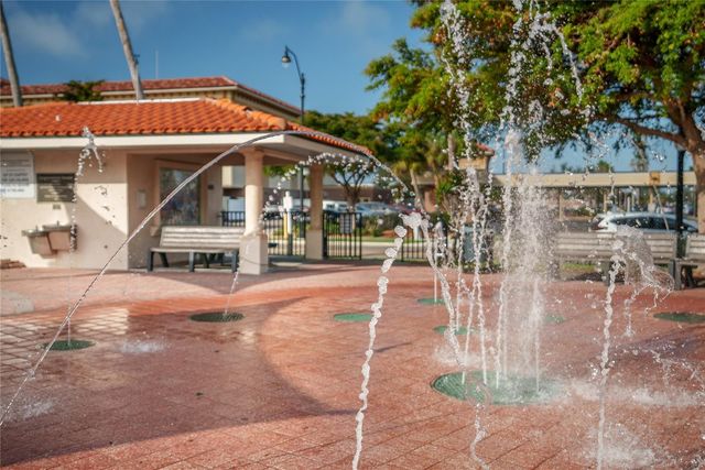 908 VILLAS DRIVE 10, Venice, FL 34285