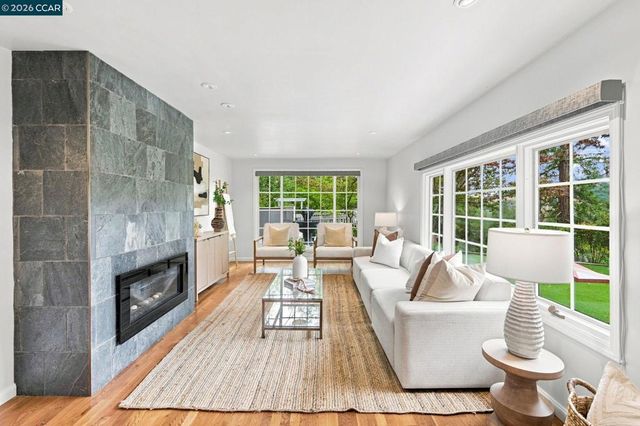 285 Camino Pablo, Orinda, CA 94563