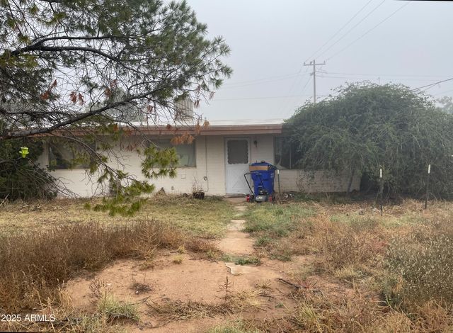 9301 E Faith Avenue, Hereford, AZ 85615