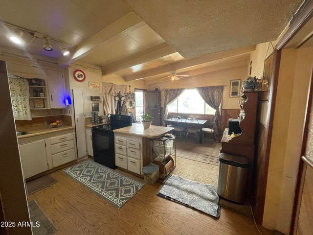 9301 E Faith Avenue, Hereford, AZ 85615