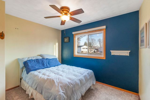 1906 Coachman Drive, Waterloo, IA 50701