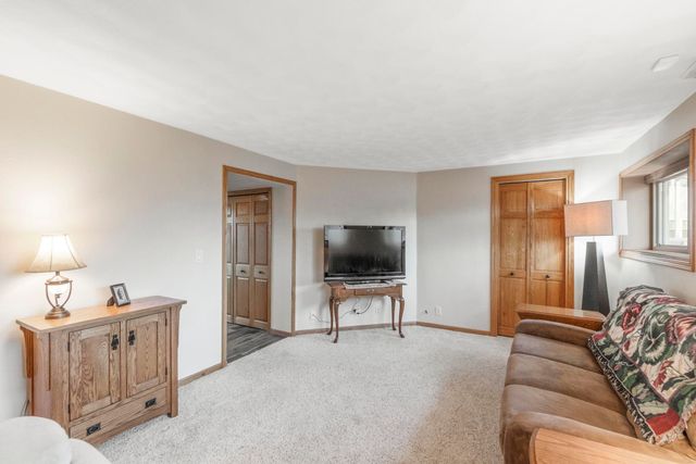 1906 Coachman Drive, Waterloo, IA 50701