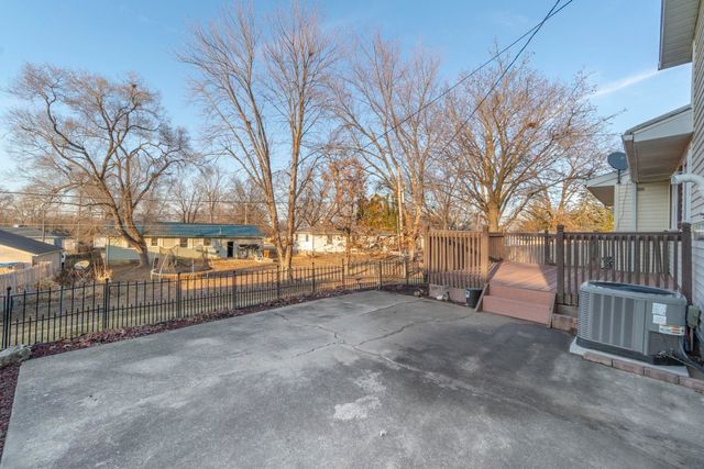 1906 Coachman Drive, Waterloo, IA 50701