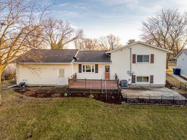 1906 Coachman Drive, Waterloo, IA 50701
