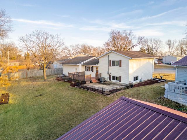 1906 Coachman Drive, Waterloo, IA 50701