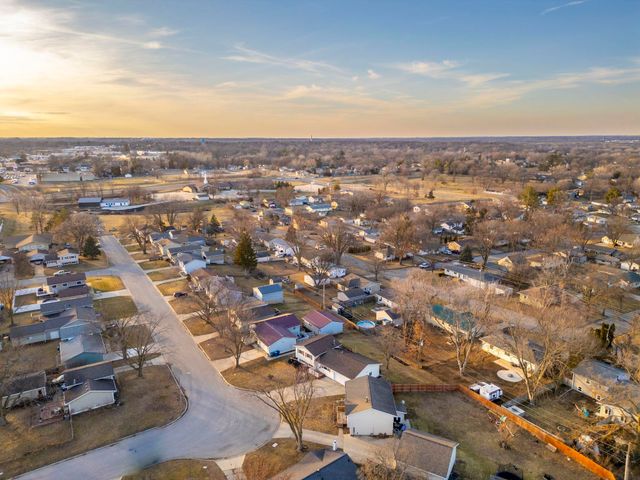 1906 Coachman Drive, Waterloo, IA 50701