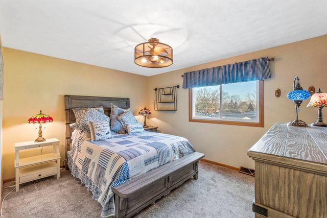 1906 Coachman Drive, Waterloo, IA 50701