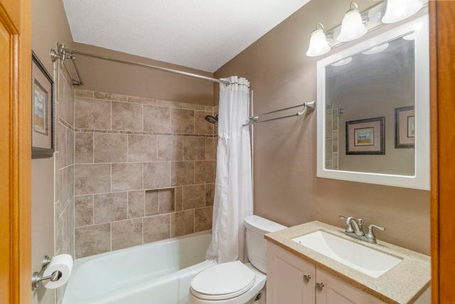 1906 Coachman Drive, Waterloo, IA 50701