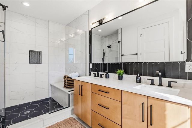 68 N PARK AVENUE, Winter Garden, FL 34787