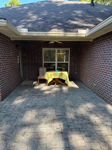 456 Windchime Way, Freeport, FL 32439